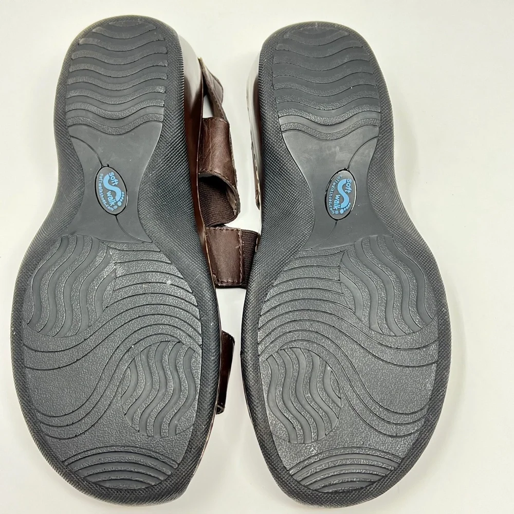 SoftWalk Women's brown leather comfort Strappy low wedge sandals size 7.5